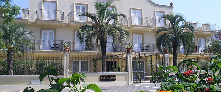 Villa Daphne Giardini-Naxos Buitenkant foto