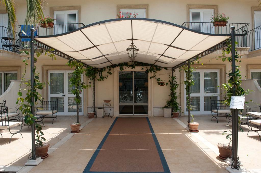 Villa Daphne Giardini-Naxos Buitenkant foto